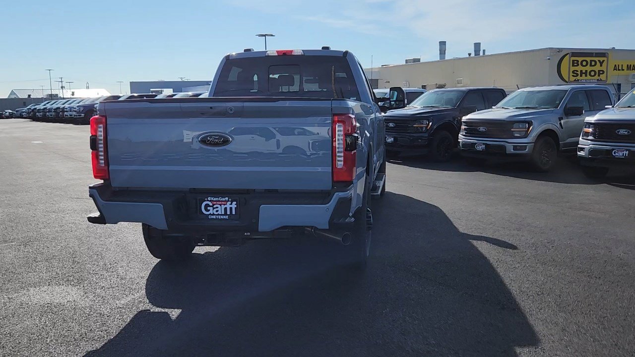 2026 Ford F-250 Lariat photo 2