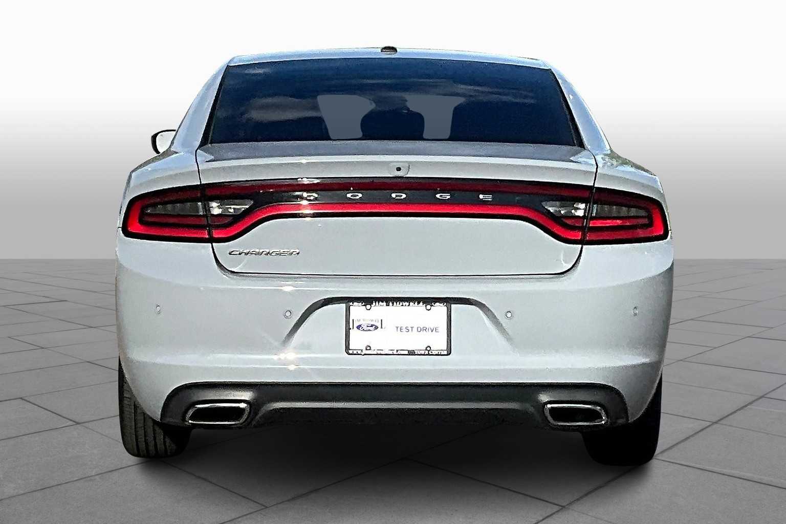 2022 Dodge Charger SXT photo 4