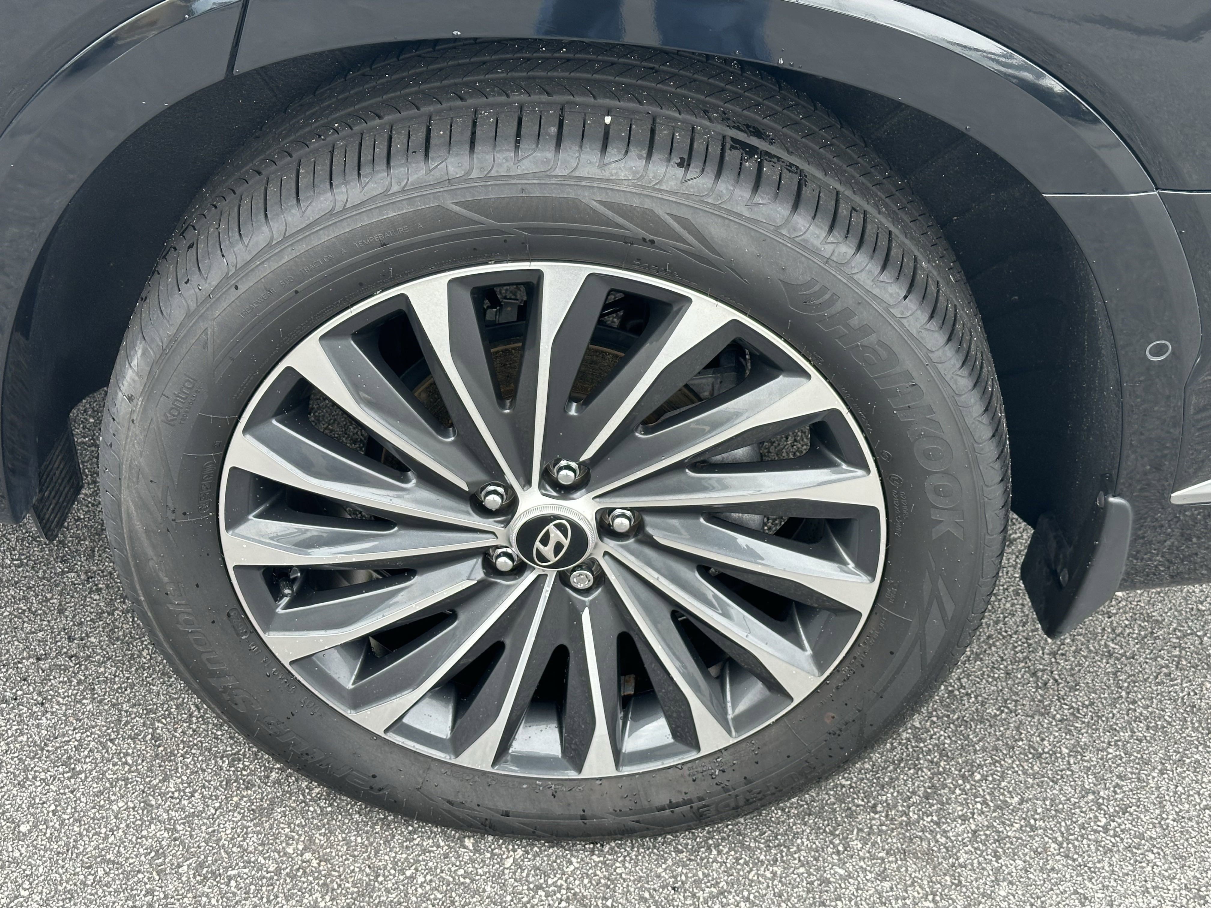 Used 2024 Abyss Black Pearl Hyundai Calligraphy image 19