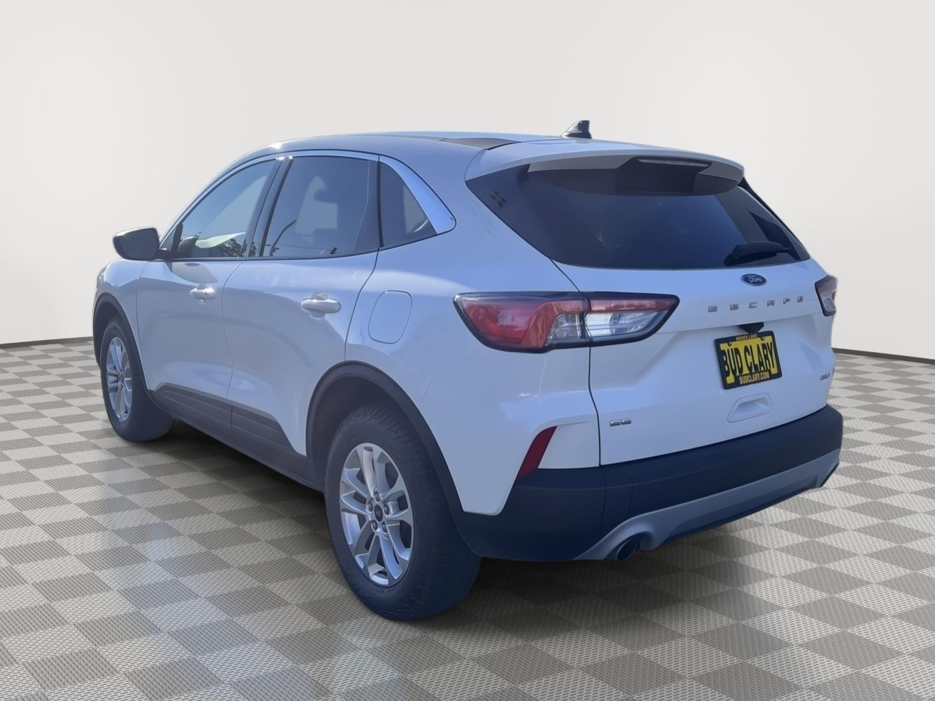 2022 Ford Escape SE photo 3