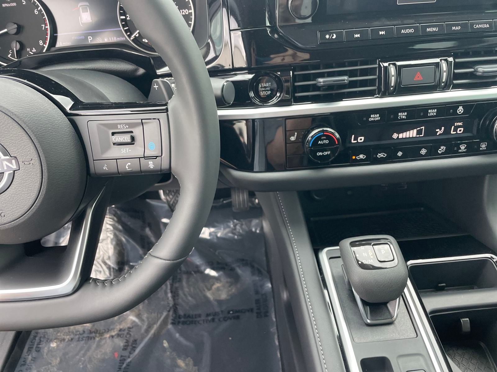 2025 Nissan Pathfinder SL photo 12