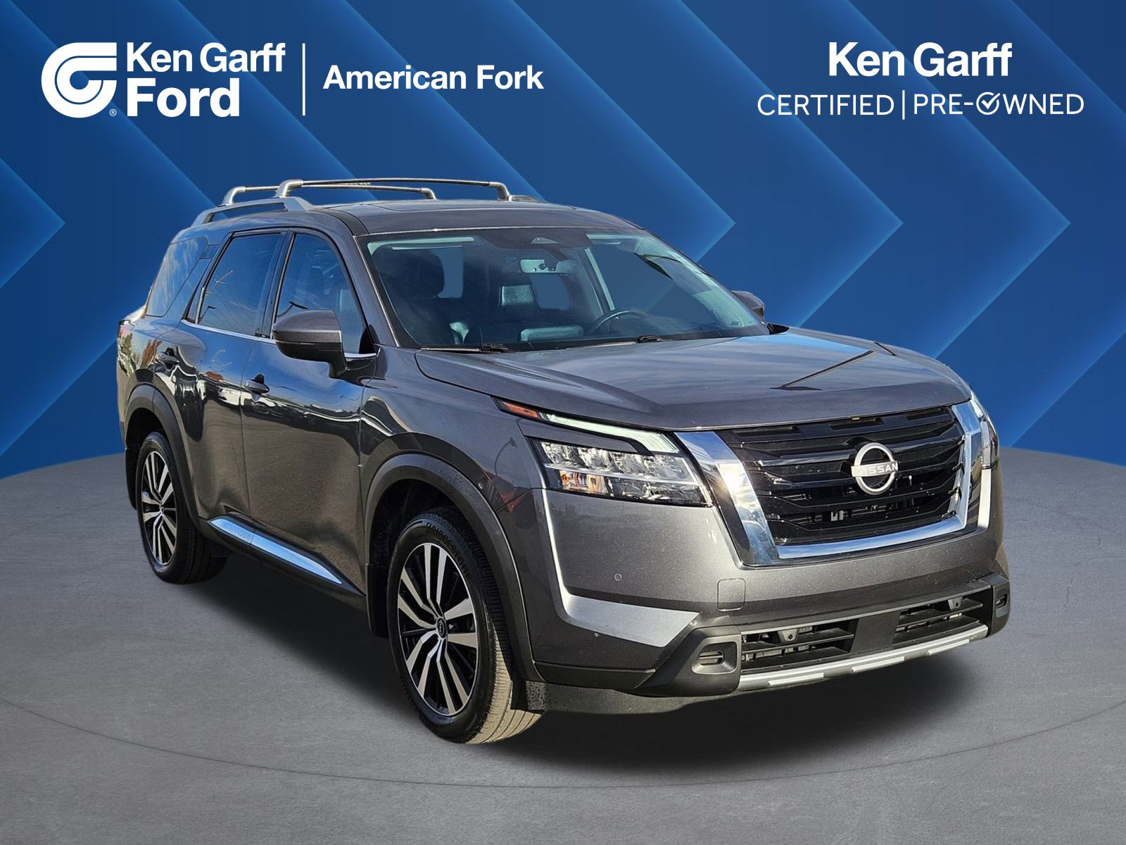 2024 Nissan Pathfinder Platinum's photo