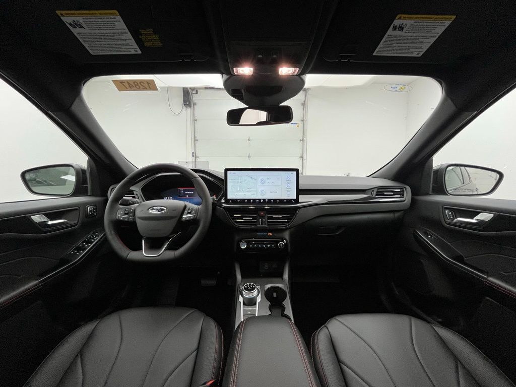 2025 Ford Escape Hybrid ST-Line Elite photo 2