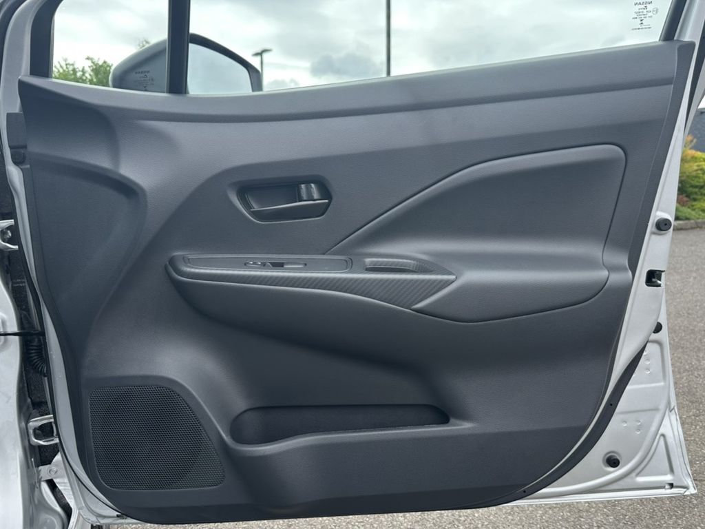 2025 Nissan Versa 1.6 S photo 21