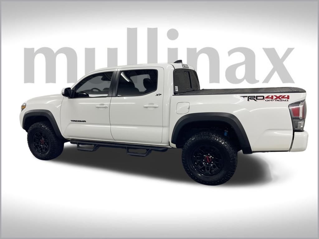 2023 Toyota Tacoma TRD Off-Road photo 13