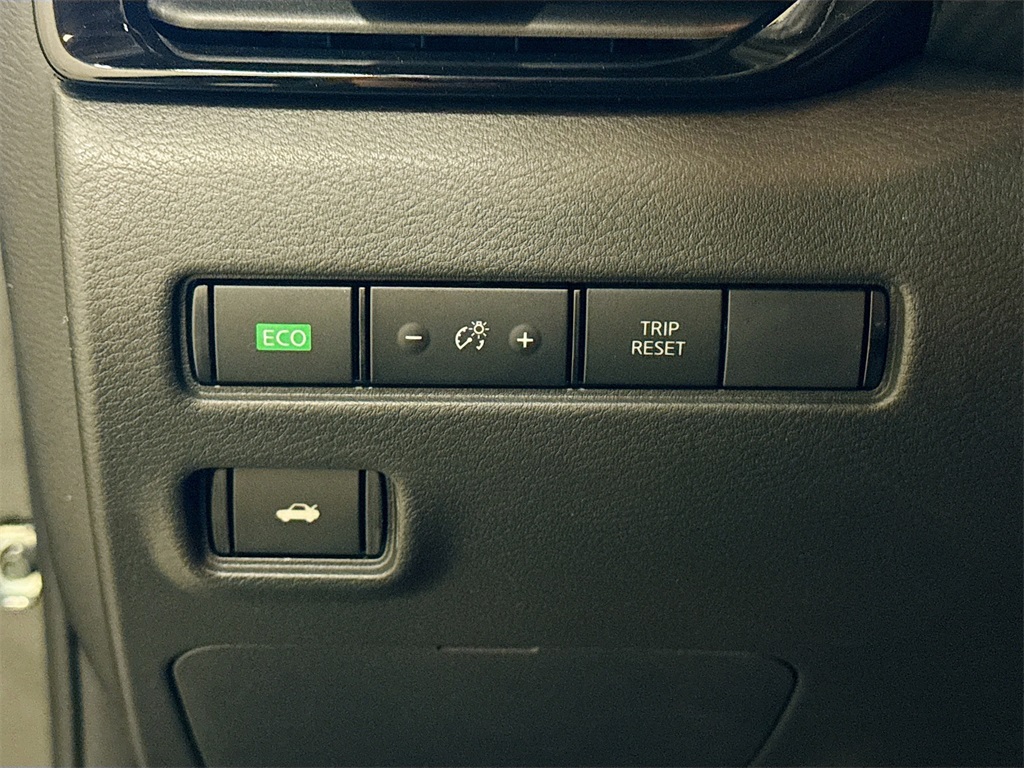 2025 Nissan Sentra SV photo 33