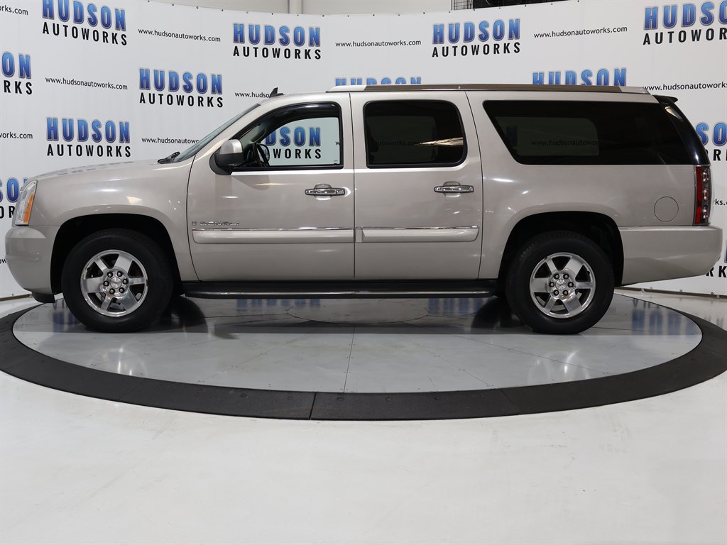 2008 Gmc Yukon XL SLT photo 3