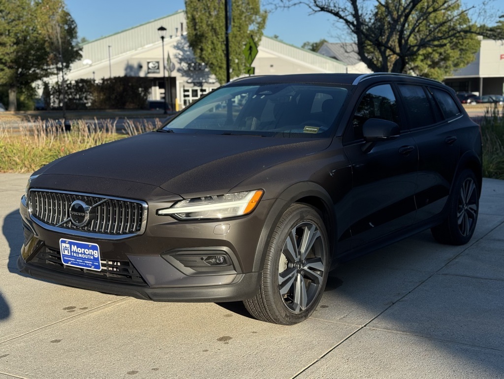 2024 Volvo V60 Cross Country B5 Plus photo 4