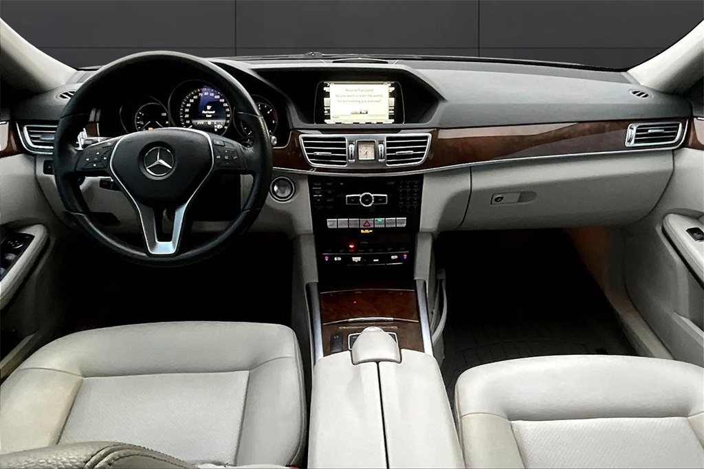 2014 Mercedes Benz E 250 4MATIC photo 13