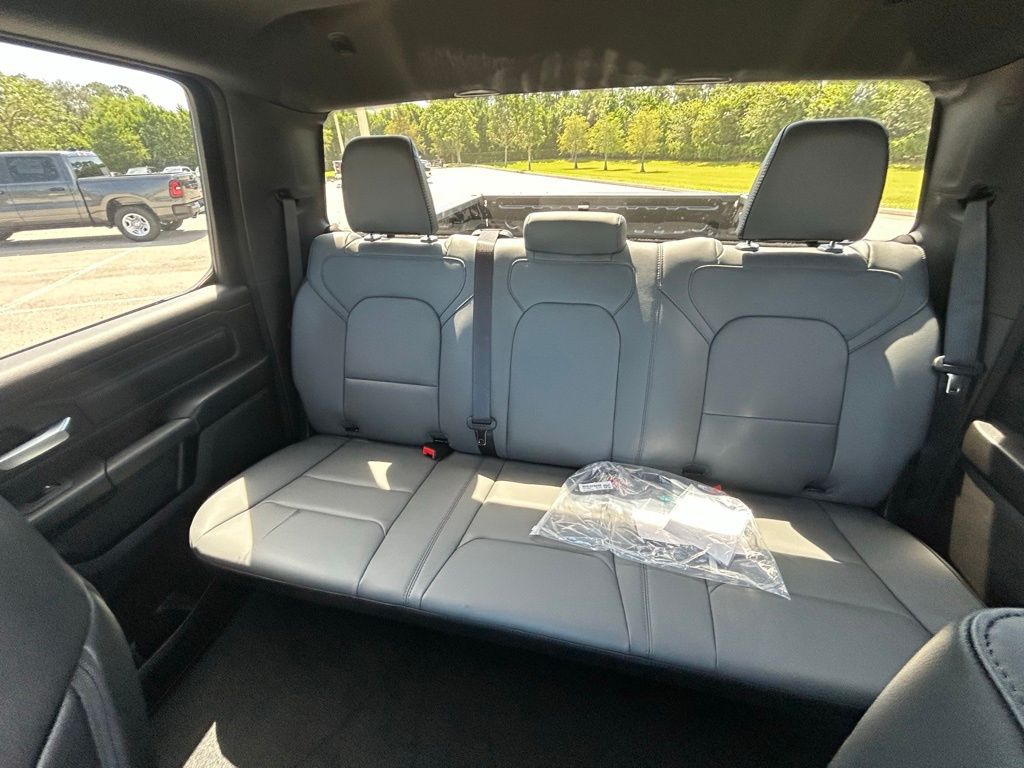 2026 Ram 1500 Tradesman photo 17