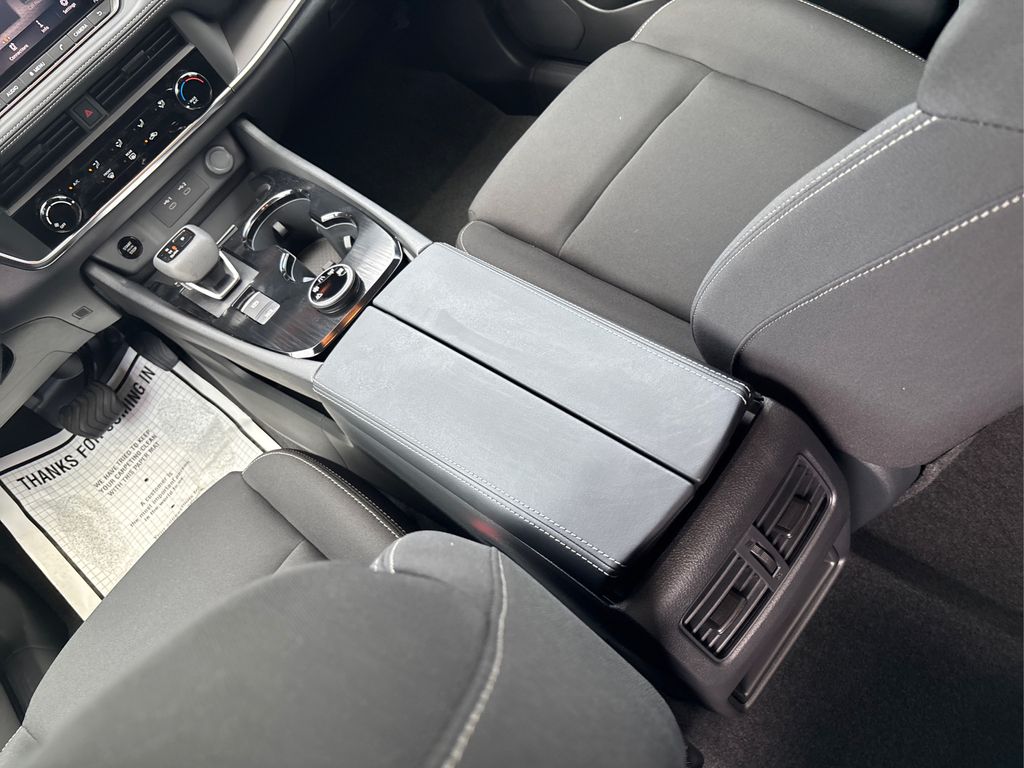 2025 Nissan Rogue S photo 19