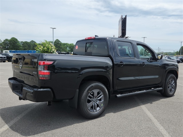 2025 Nissan Frontier Crew Cab SV photo 3