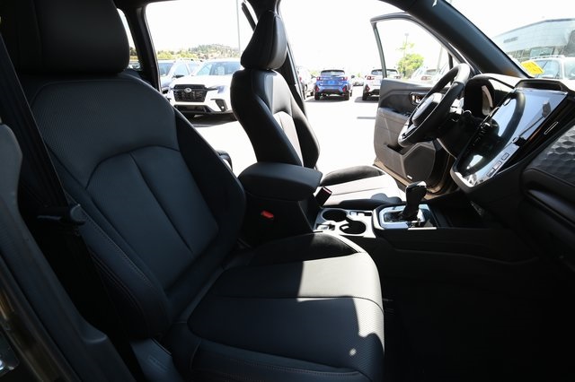 2025 Subaru Forester Touring photo 25