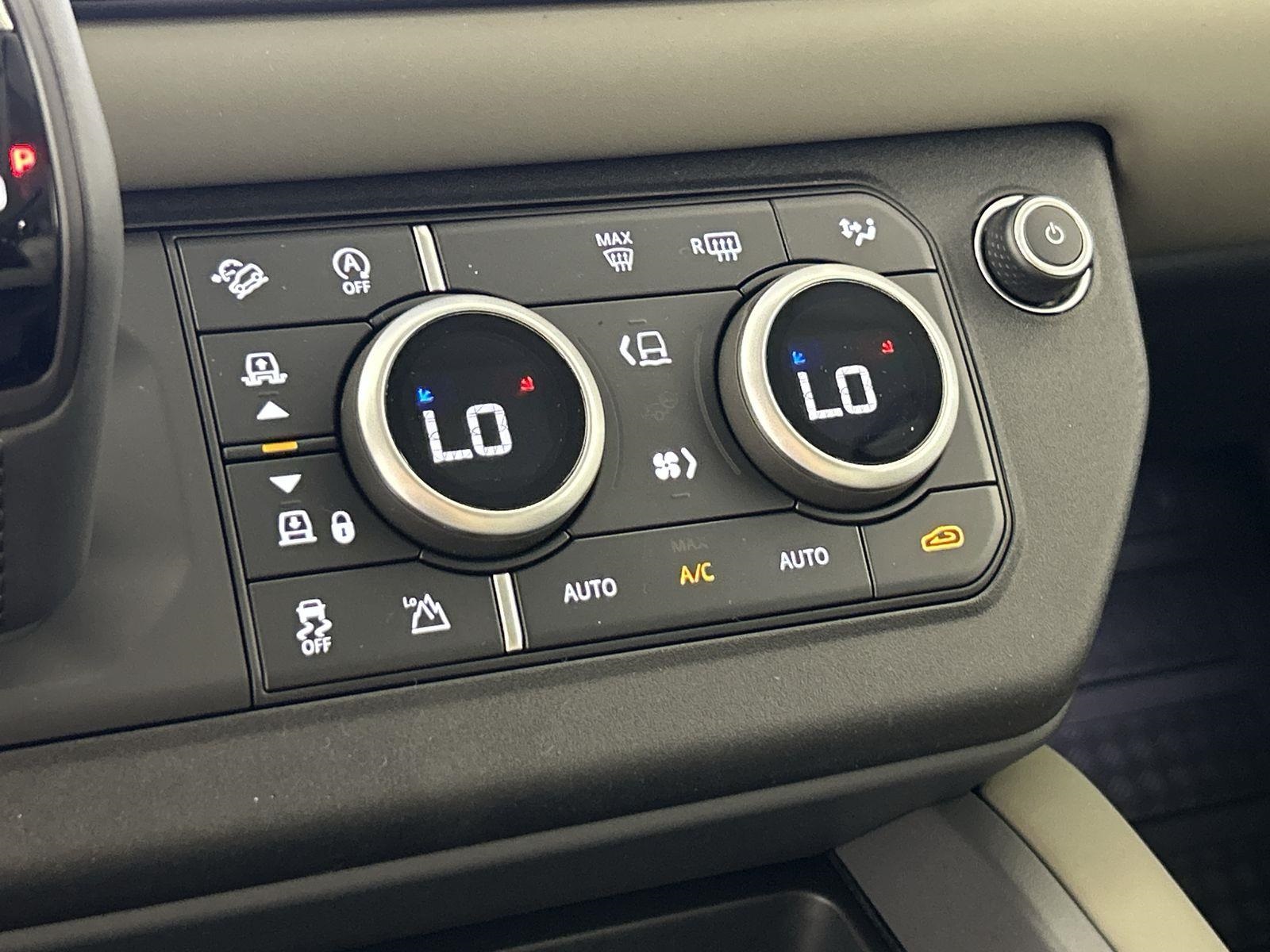 2025 Land Rover Defender 110 S photo 15