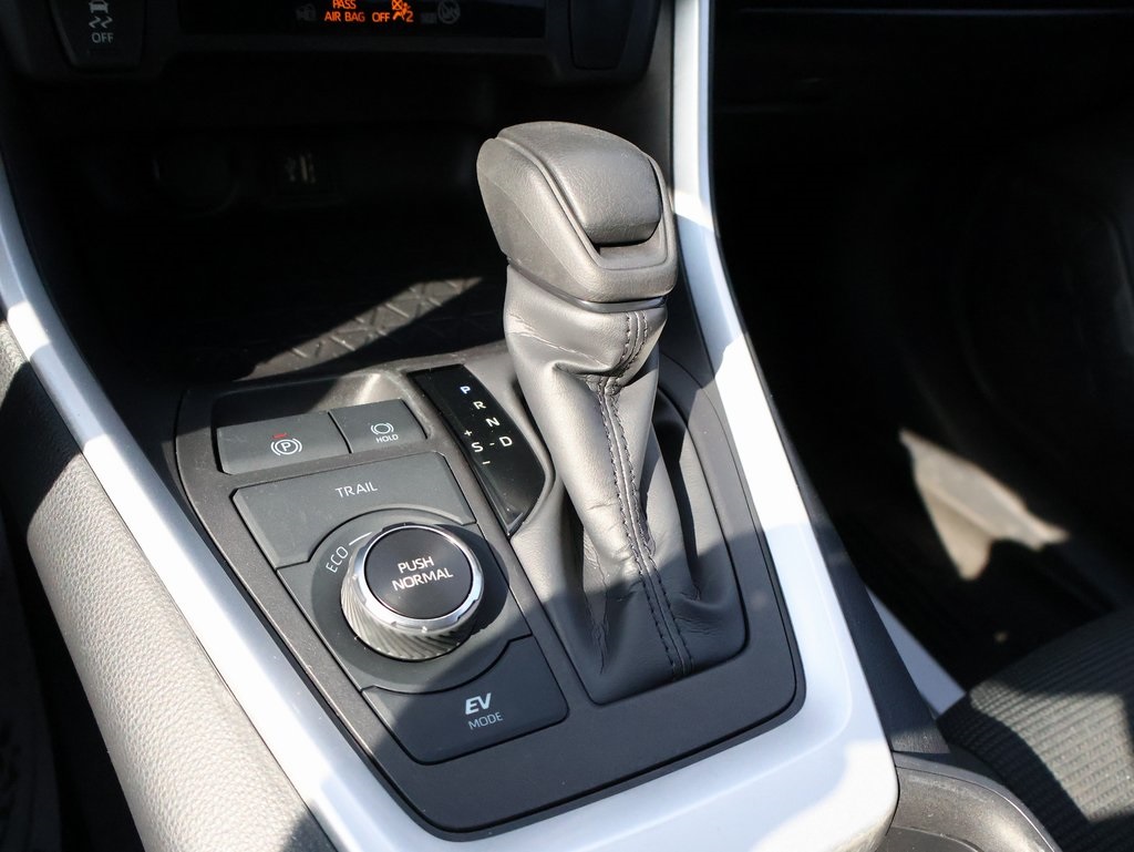 2024 Toyota RAV4 Hybrid LE photo 32
