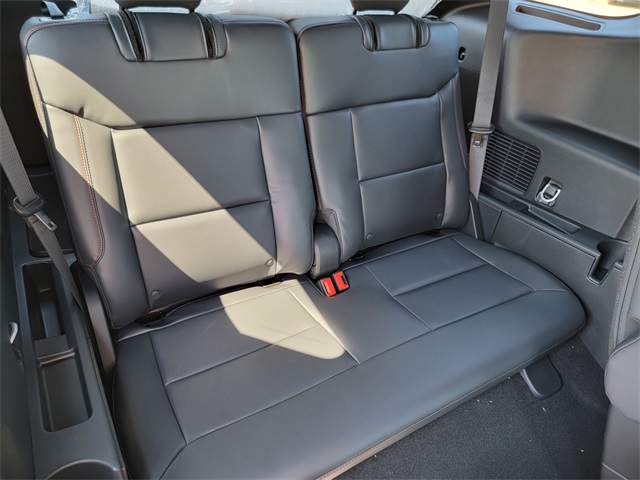 2025 Ford Explorer ST-Line photo 13