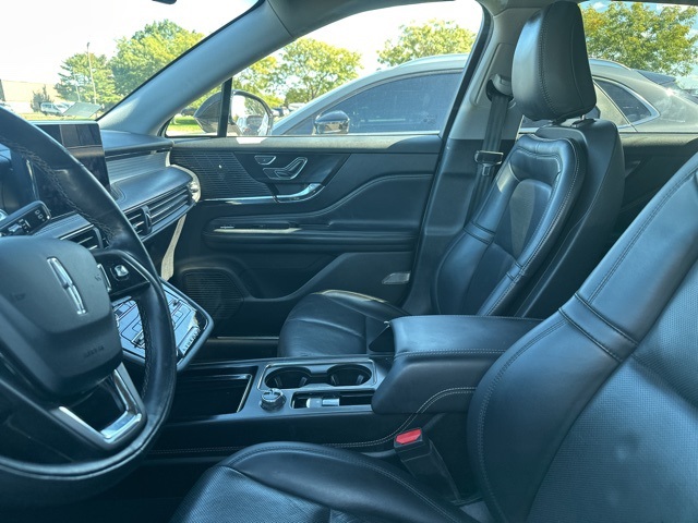 2022 Lincoln Corsair Standard photo 7