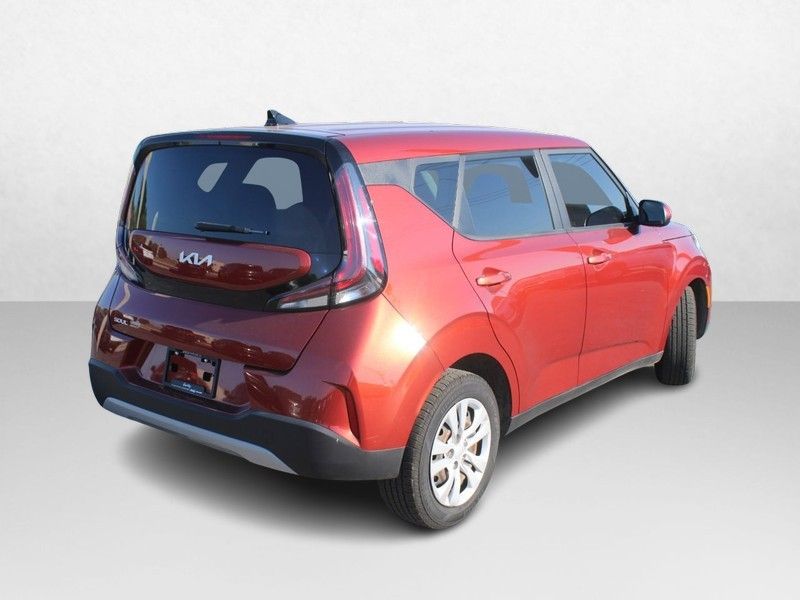 2023 Kia Soul LX photo 3