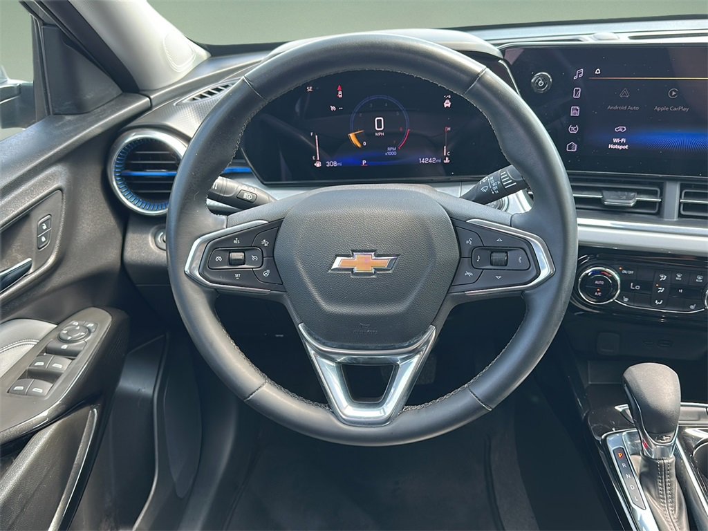 2024 Chevrolet Trax LT photo 4