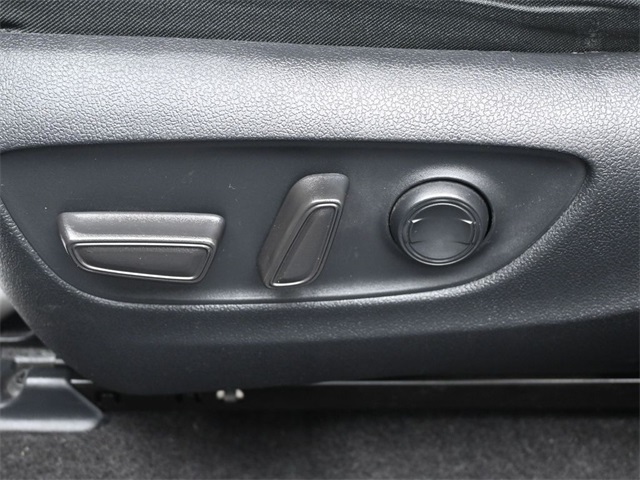 2021 Toyota RAV4 XLE photo 9