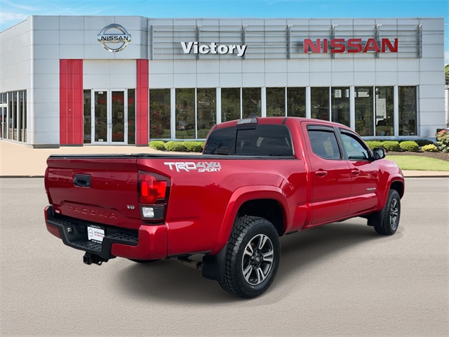 2019 Toyota Tacoma TRD Sport photo 3