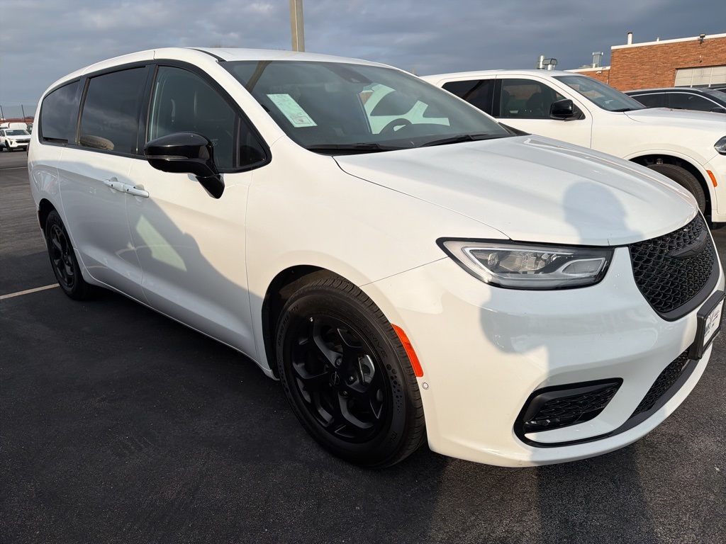 2024 CHRYSLER PACIFICA - Image 3