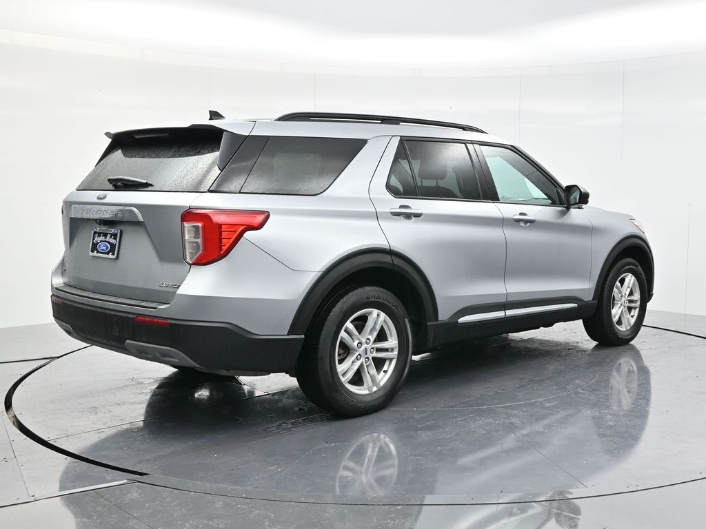 2023 Ford Explorer XLT photo 3