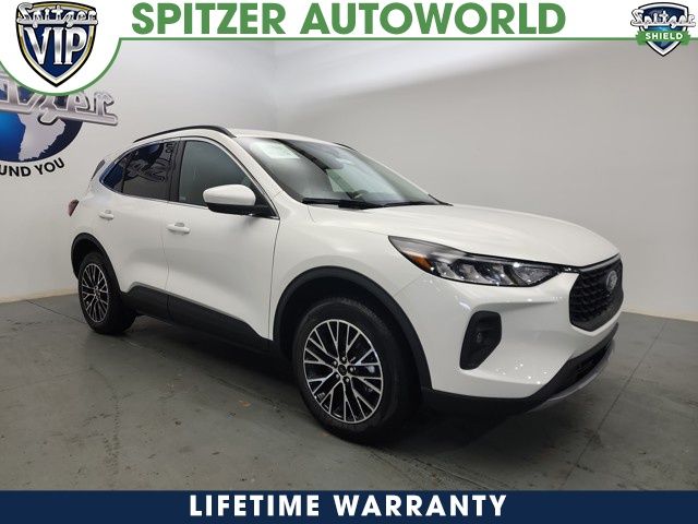 2025 Ford Escape PHEV's photo