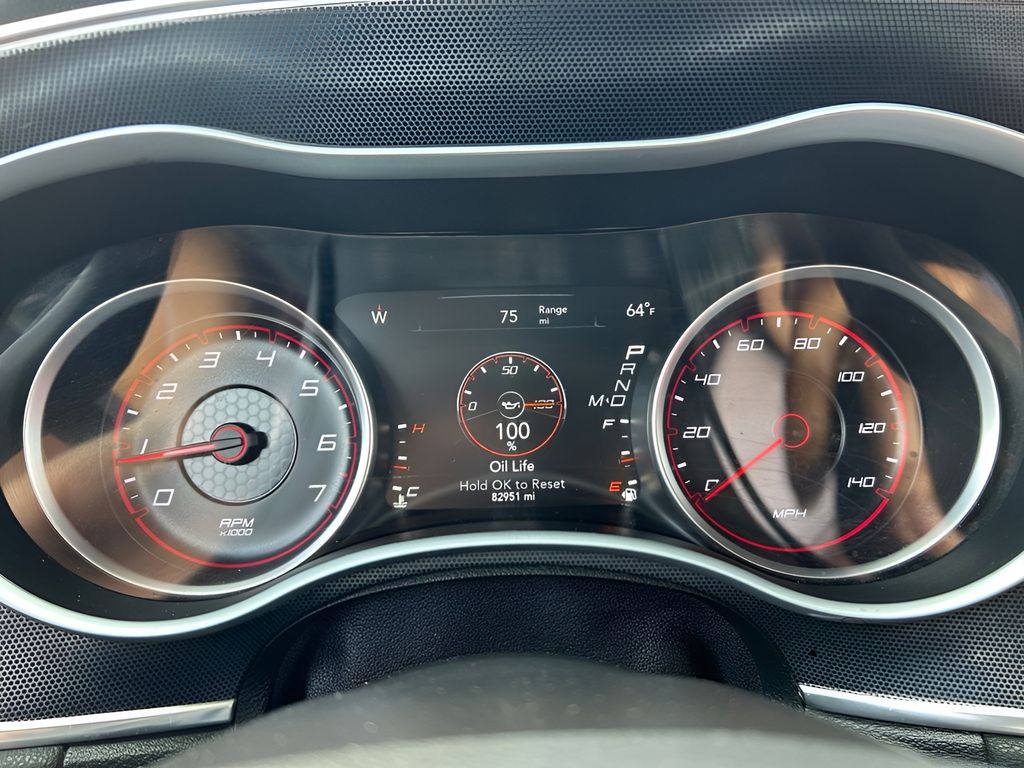 2016 Dodge Charger SXT photo 16
