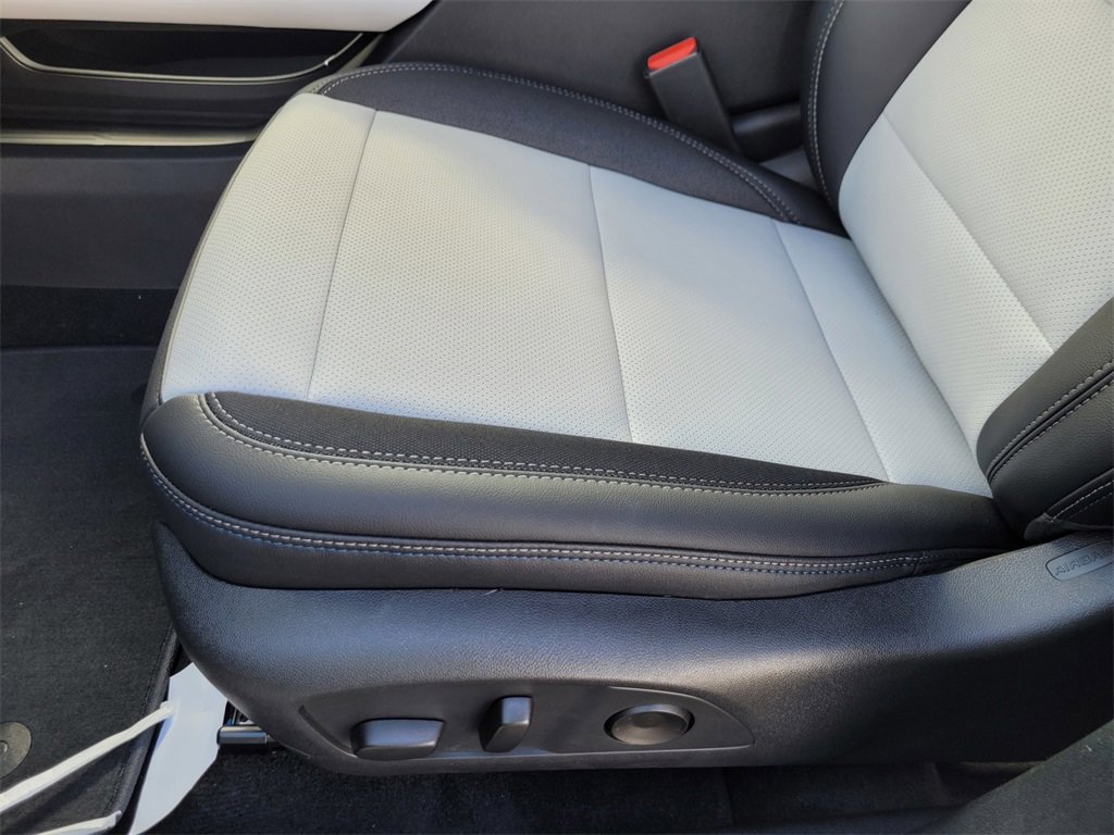 2026 Chevrolet Equinox EV 1LT photo 13