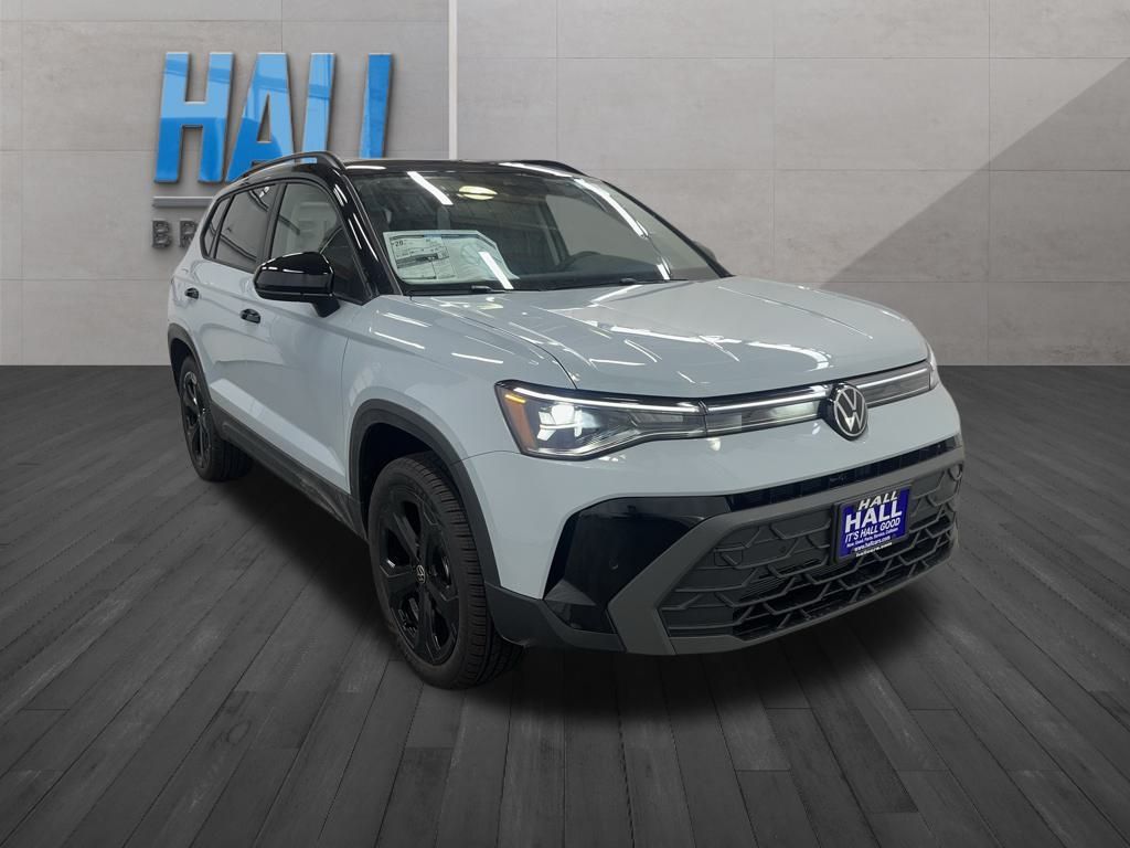 2025 Volkswagen Taos SE photo 7