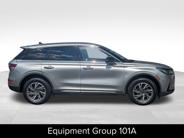 2023 Lincoln Corsair Standard photo 2