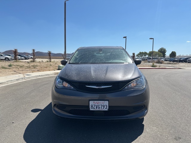 2022 Chrysler Voyager LX photo 2