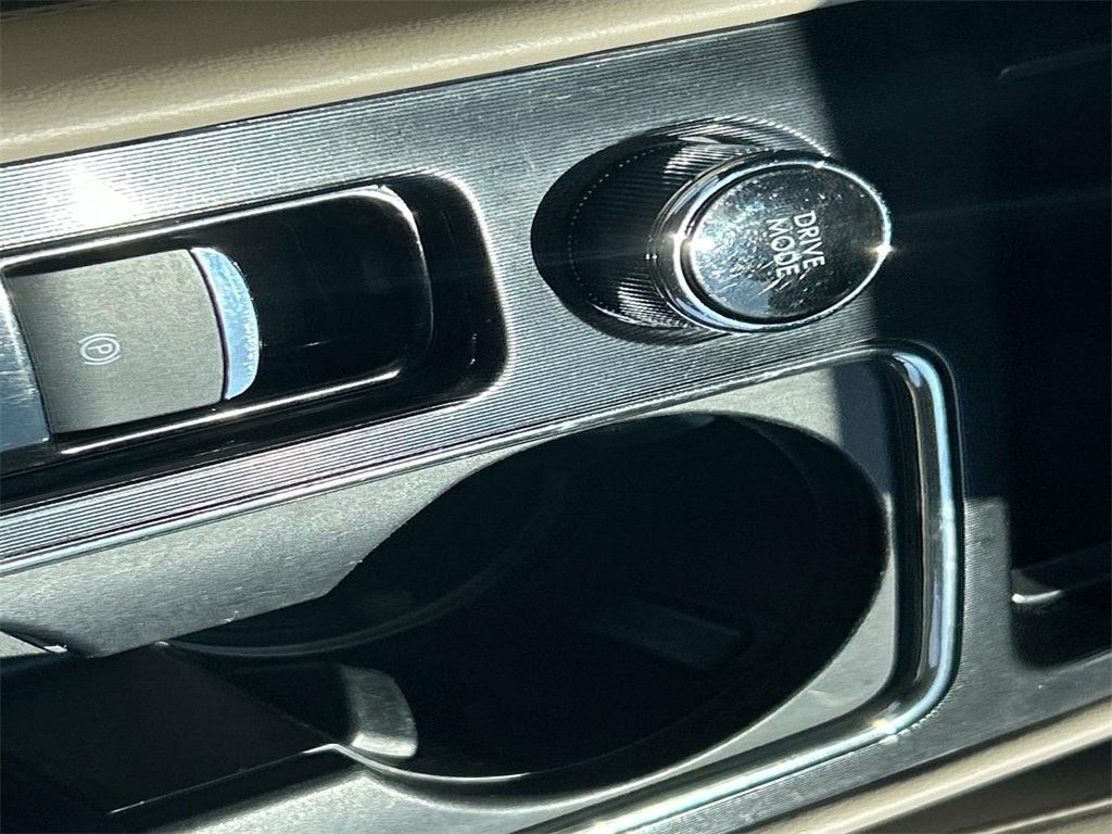 2022 Lincoln Corsair Standard photo 31