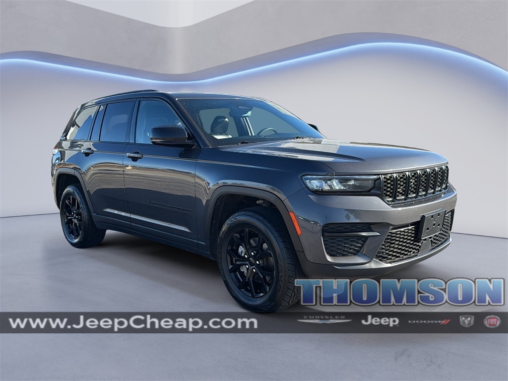 2023 Jeep Grand Cherokee Altitude's photo