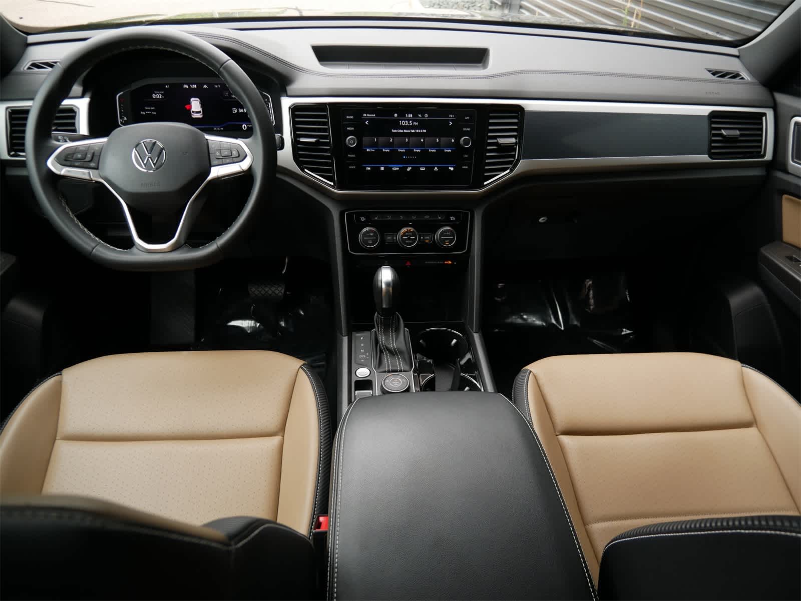2022 Volkswagen Atlas Cross Sport V6 SE Technology photo 8