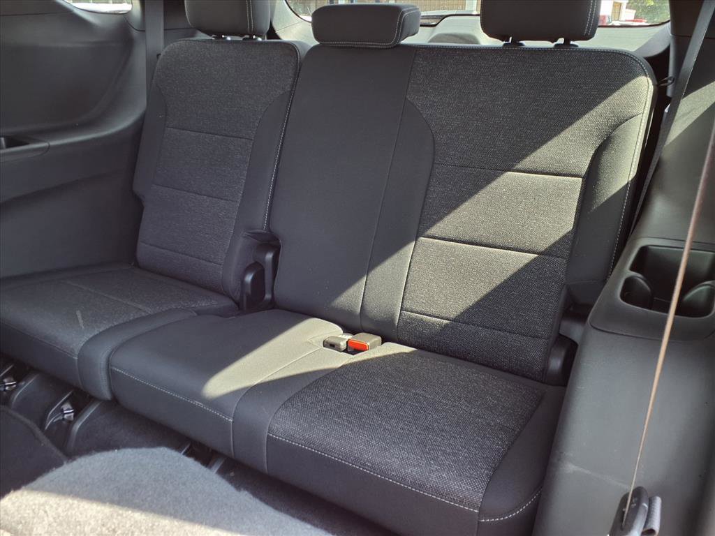 2025 Chevrolet Traverse photo 2