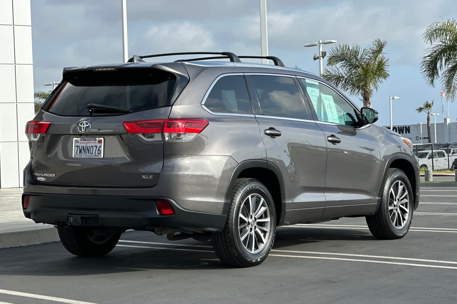 2017 Toyota Highlander XLE photo 3