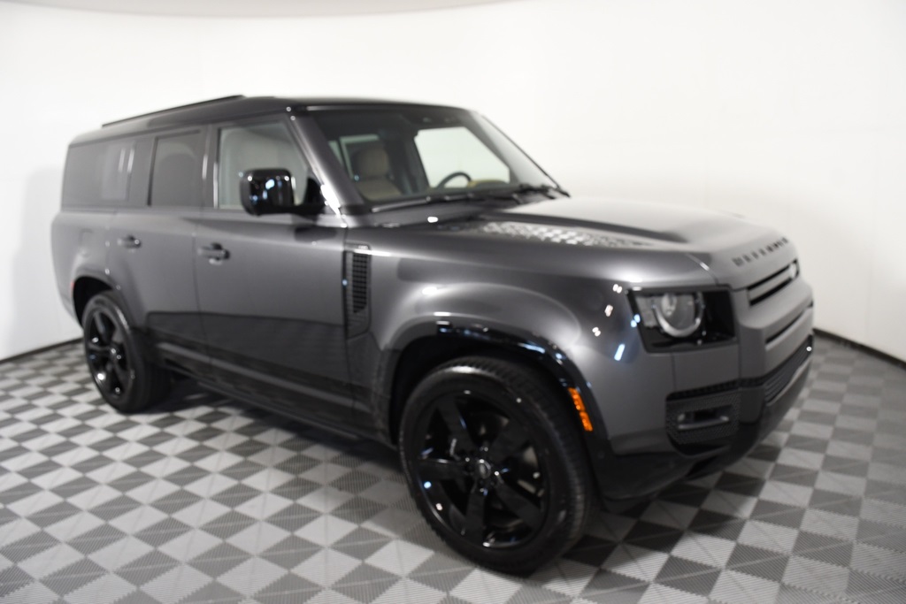 2025 Land Rover Defender 130 V8 photo 8