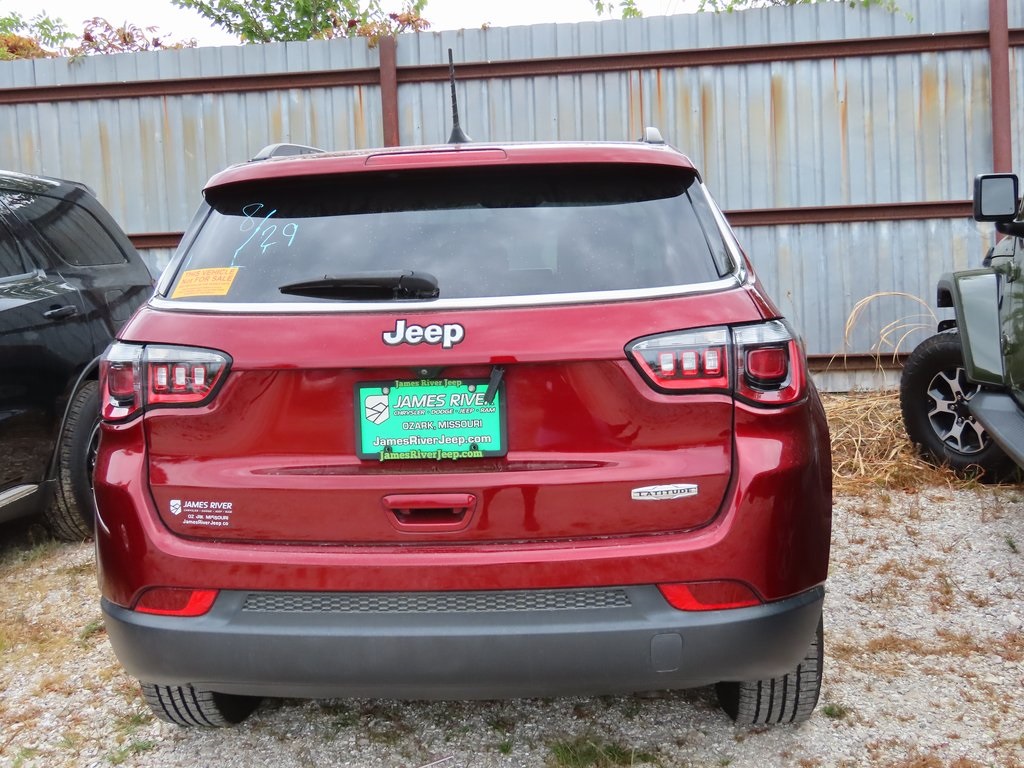 2022 Jeep Compass Latitude photo 9