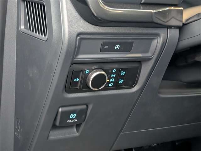 2025 Ford F-150 STX photo 10