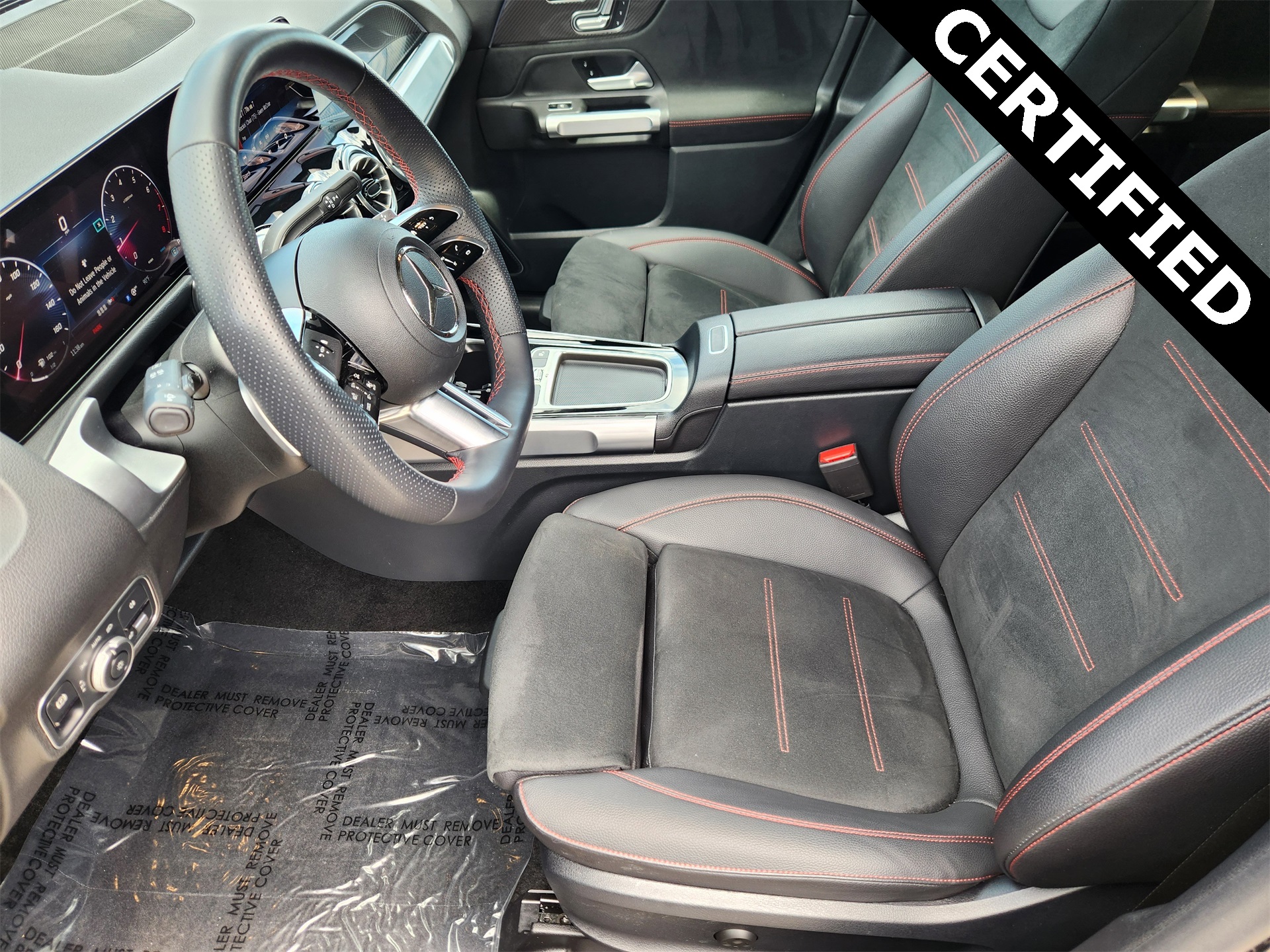 2024 Mercedes Benz GLB 250 4MATIC photo 3