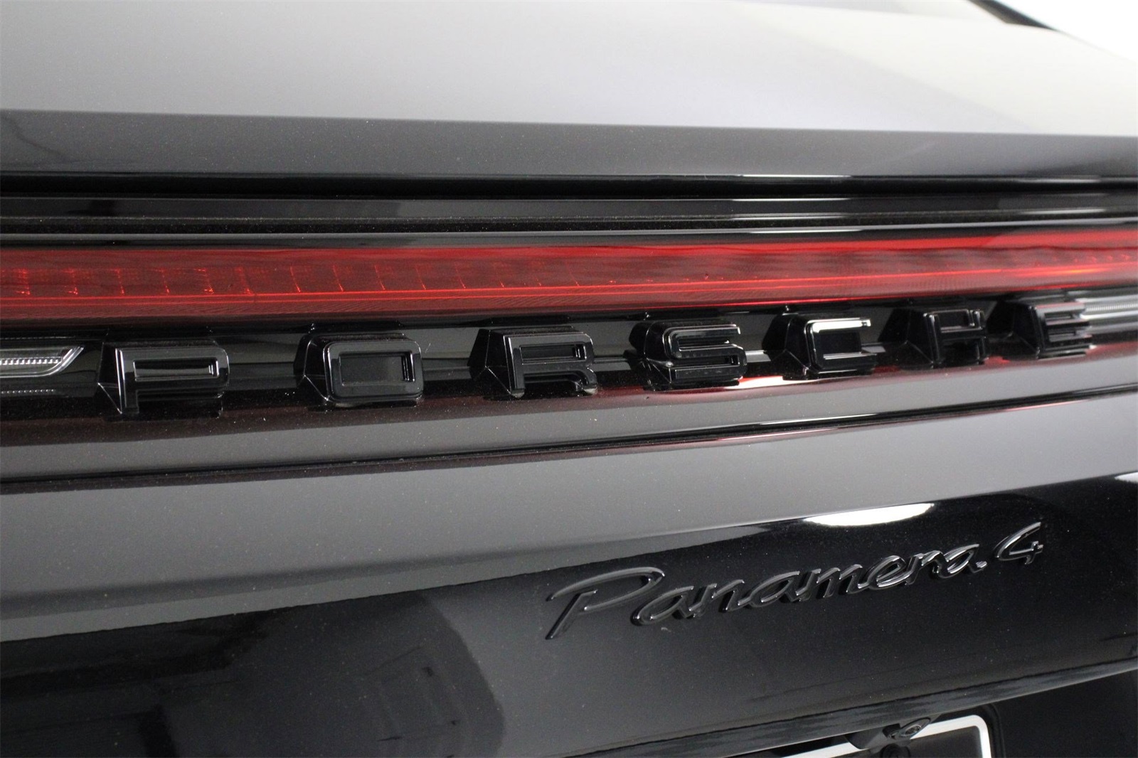 2025 Porsche Panamera 4 photo 22