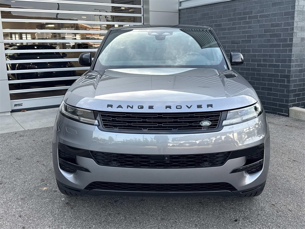 2025 Land Rover Range Rover Sport SE photo 2