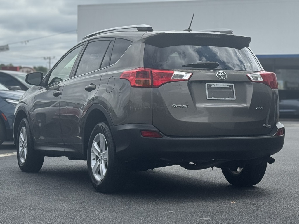 2014 Toyota RAV4 XLE photo 4