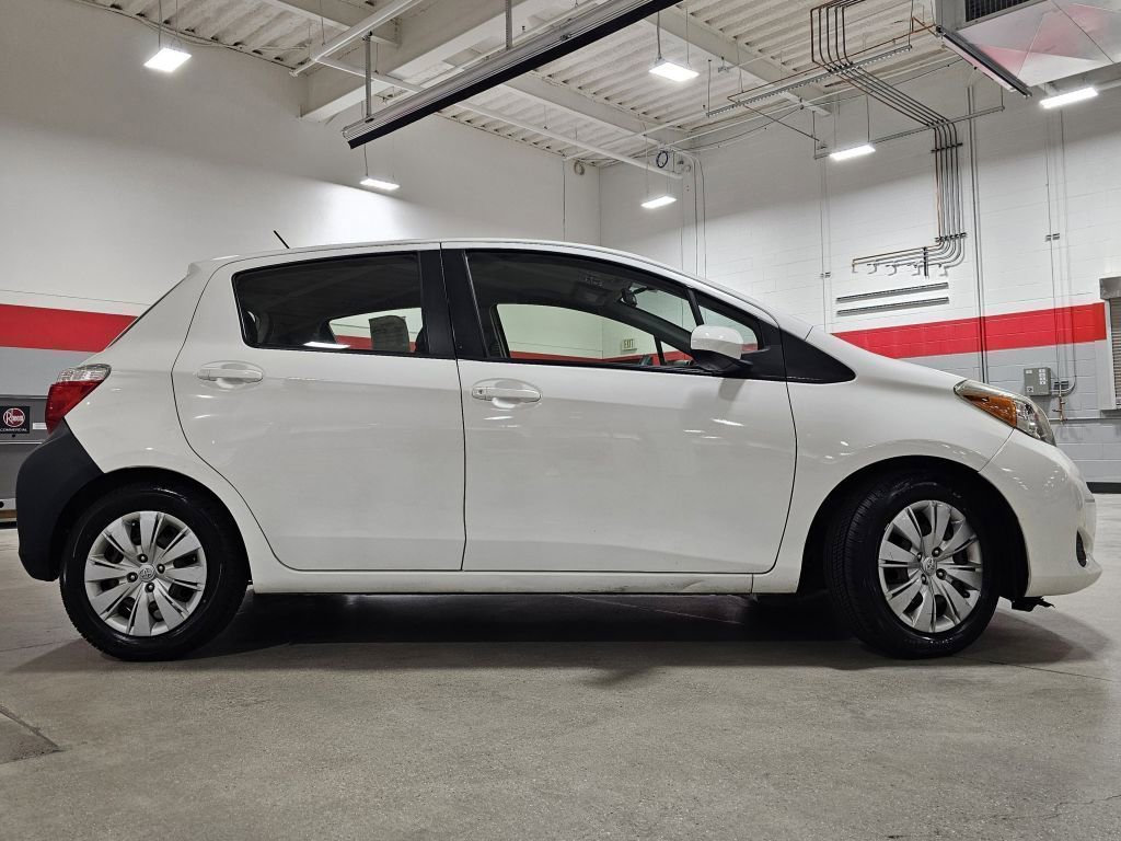 2012 Toyota Yaris LE photo 10