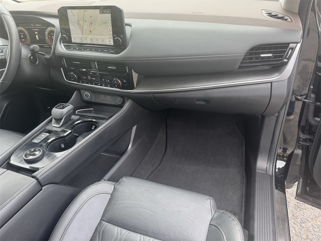 2021 Nissan Rogue Platinum photo 17