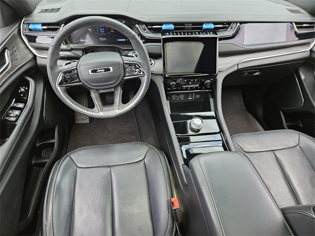 2023 Jeep Grand Cherokee Overland photo 8
