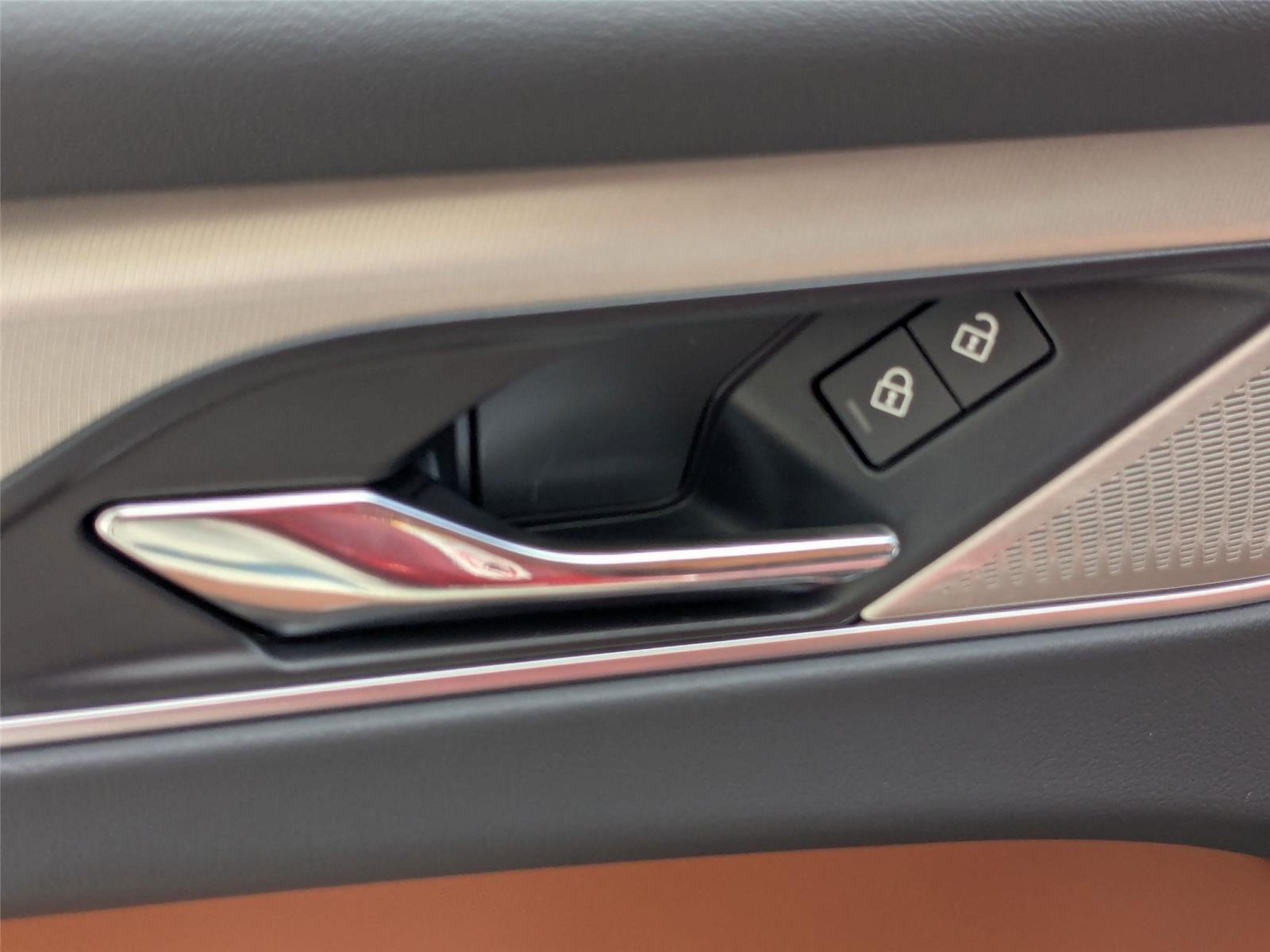 2026 Jaguar F-PACE P250 R-Dynamic S photo 12