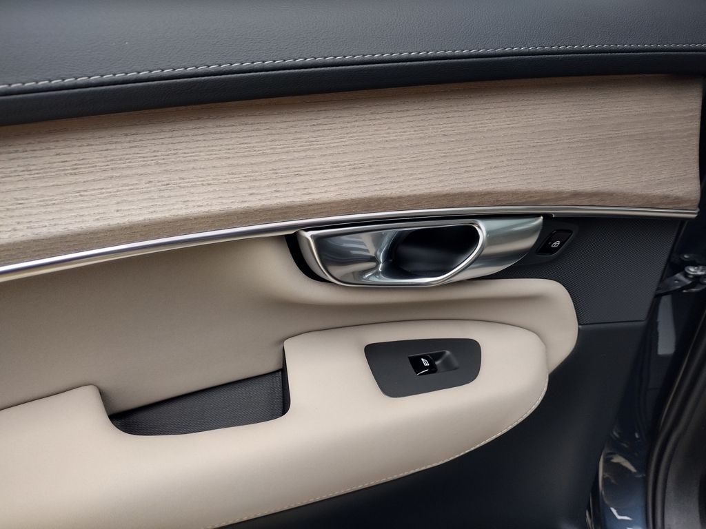 2026 VOLVO XC90 - Image 19